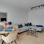 Amber Port 11 By Grand Apartments